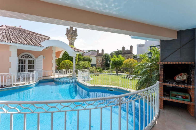 Moradia T6 para Venda em Cascais e Estoril Foto 26