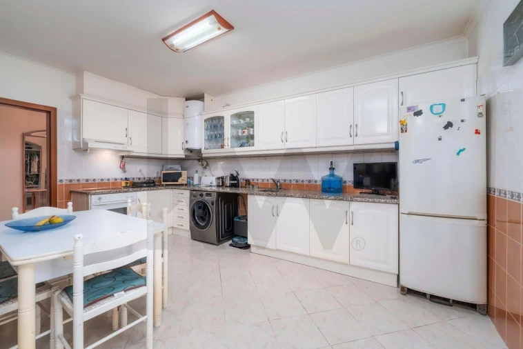 Apartamento T3 para Venda em Olhão Foto 3