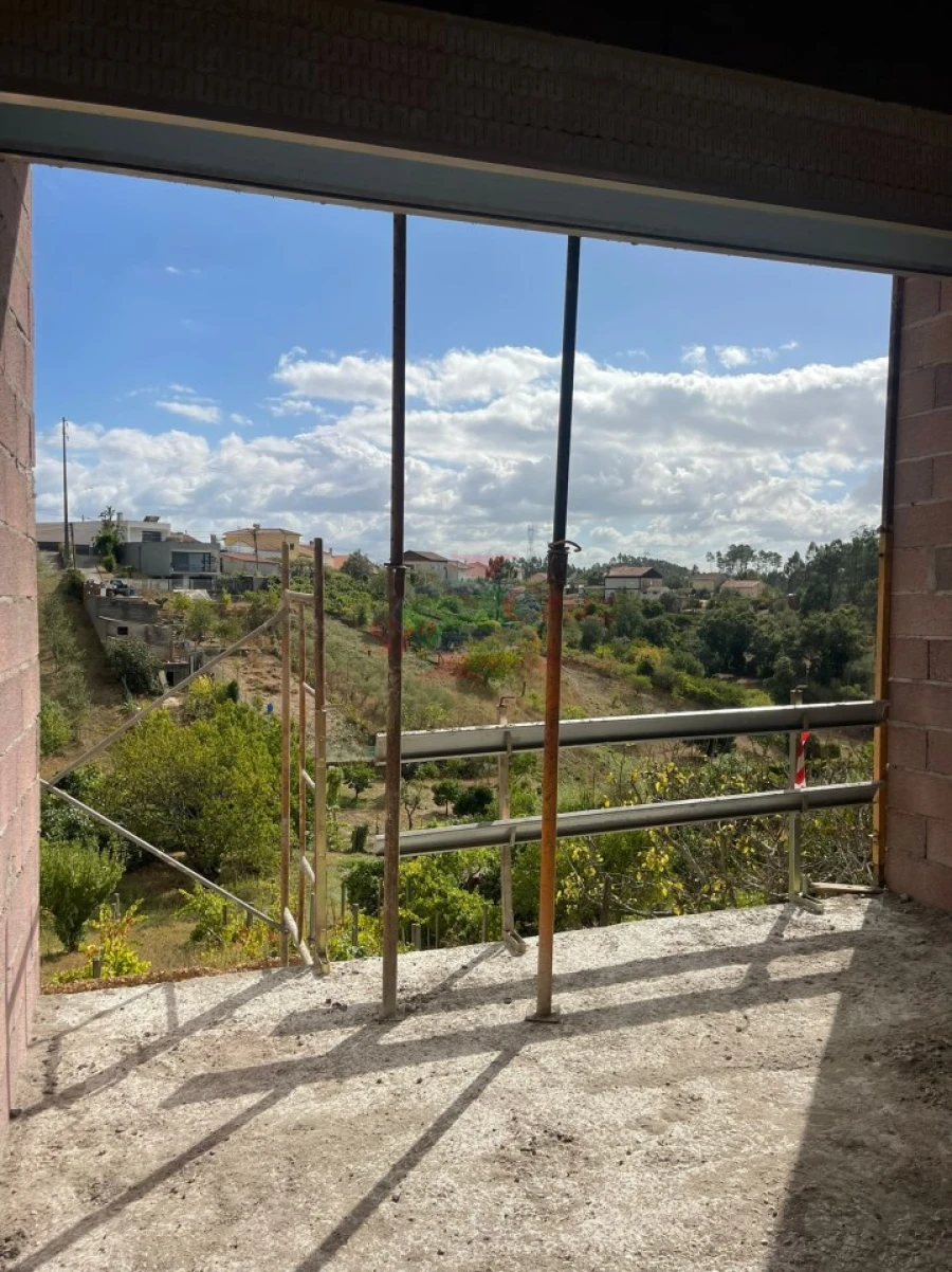 Moradia T4 para Venda em Eiras e São Paulo de Frades Foto 11