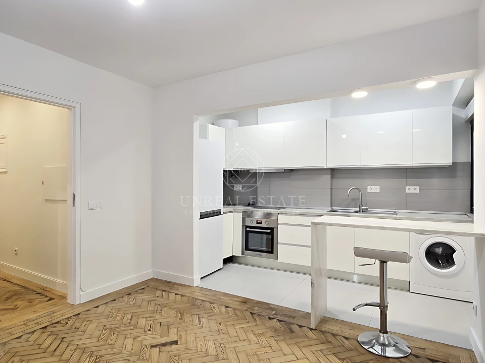 Apartamento T1 para Arrendamento em Algés, Linda-A-Velha e Cruz Quebrada-Dafundo Foto 1