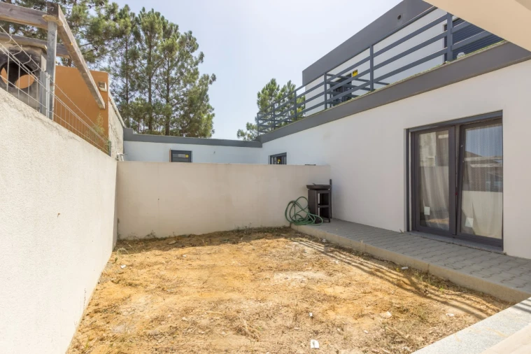 Moradia T3 para Venda em Fernao Ferro Foto 25