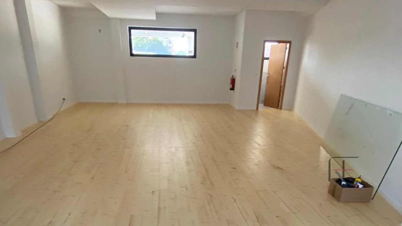 Loja para Venda em Santa Marinha e São Pedro da Afurada Foto 3