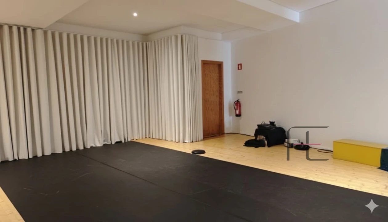 Loja para Venda em Santa Marinha e São Pedro da Afurada Foto 5