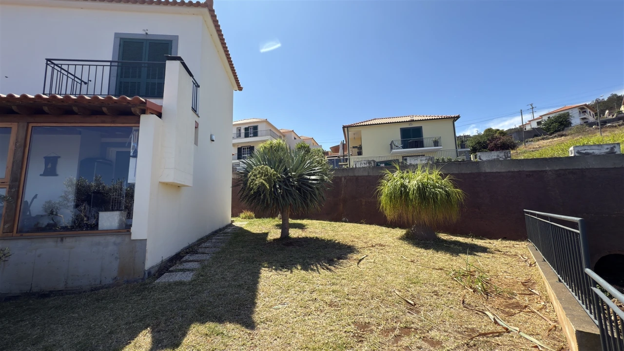 Moradia T2 para Venda em Agua de Pena Foto 2