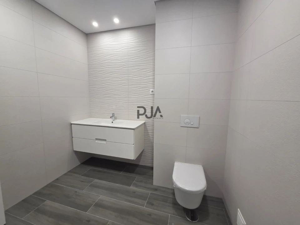 Apartamento T5 para Venda em Repeses e São Salvador Foto 16