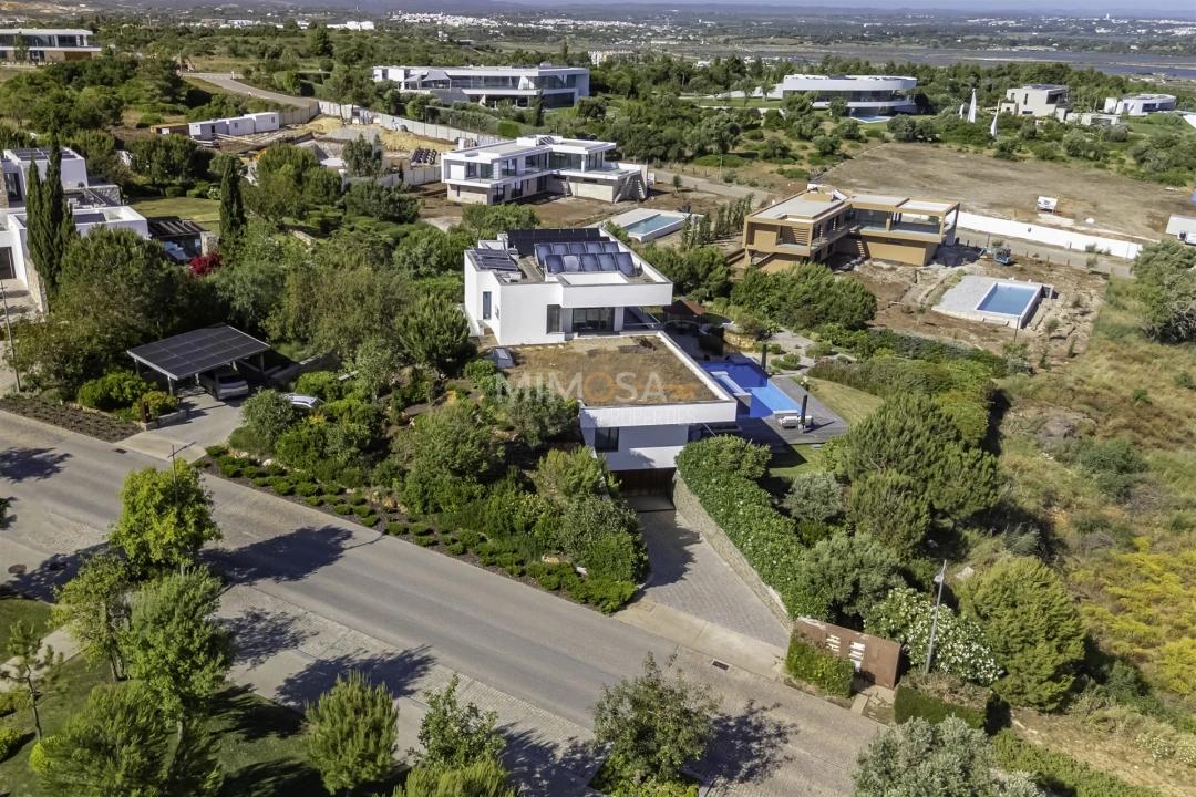 Moradia T4 para Venda em Odiaxere Foto 51