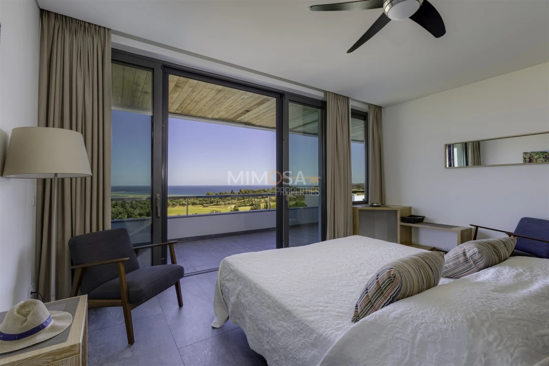 Moradia T4 para Venda em Odiaxere Foto 21