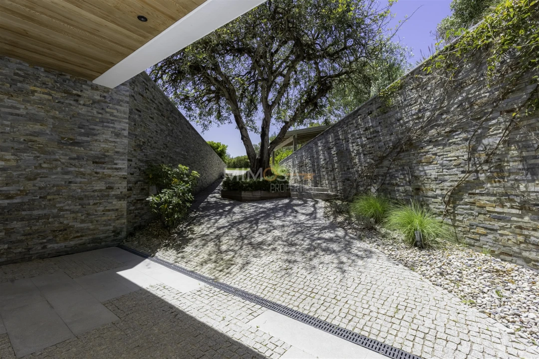 Moradia T4 para Venda em Odiaxere Foto 6