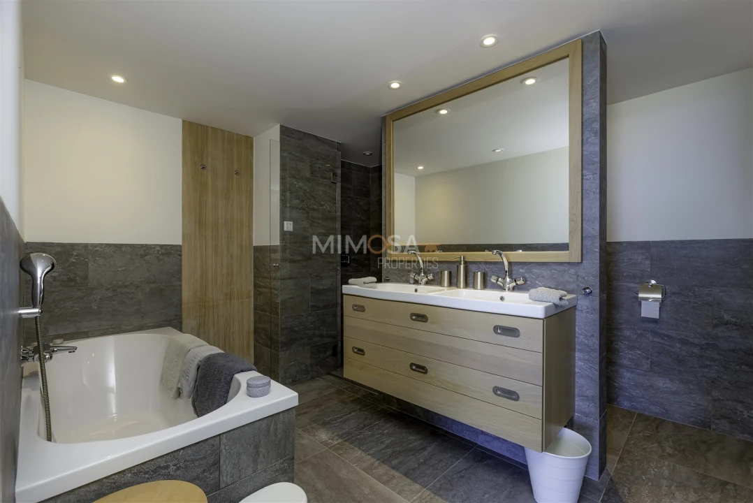 Moradia T4 para Venda em Odiaxere Foto 41