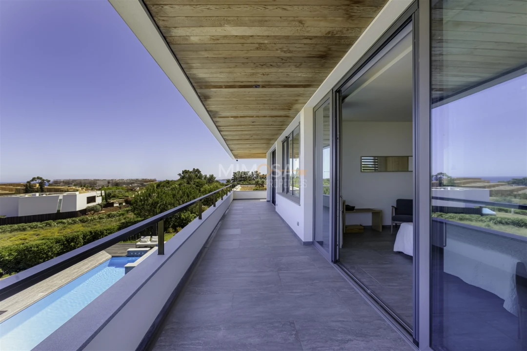 Moradia T4 para Venda em Odiaxere Foto 26