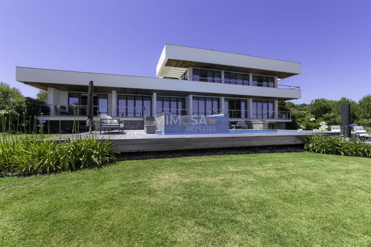 Moradia T4 para Venda em Odiaxere Foto 12