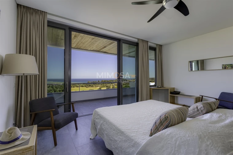 Moradia T4 para Venda em Odiaxere Foto 21