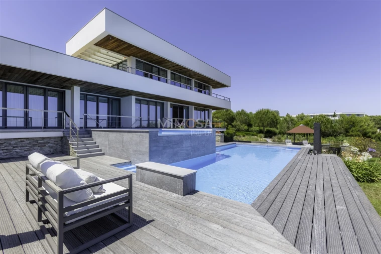 Moradia T4 para Venda em Odiaxere Foto 13