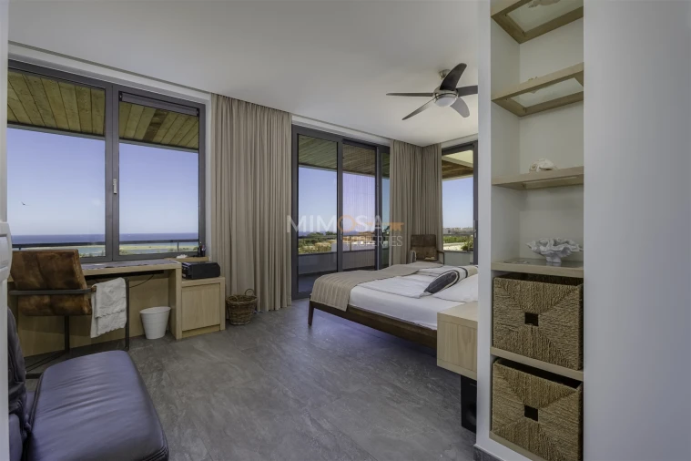 Moradia T4 para Venda em Odiaxere Foto 28