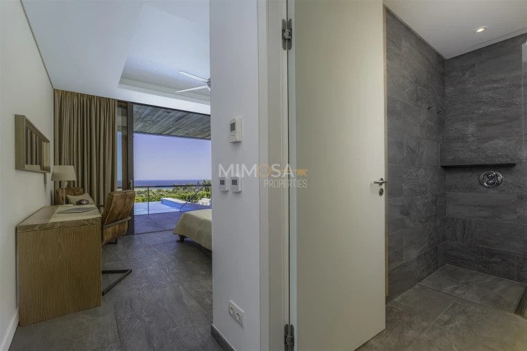 Moradia T4 para Venda em Odiaxere Foto 34