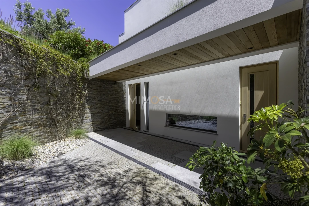 Moradia T4 para Venda em Odiaxere Foto 5