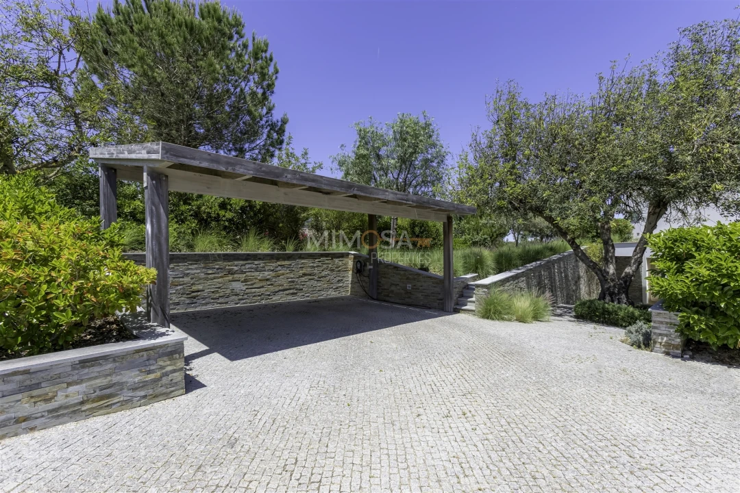 Moradia T4 para Venda em Odiaxere Foto 3