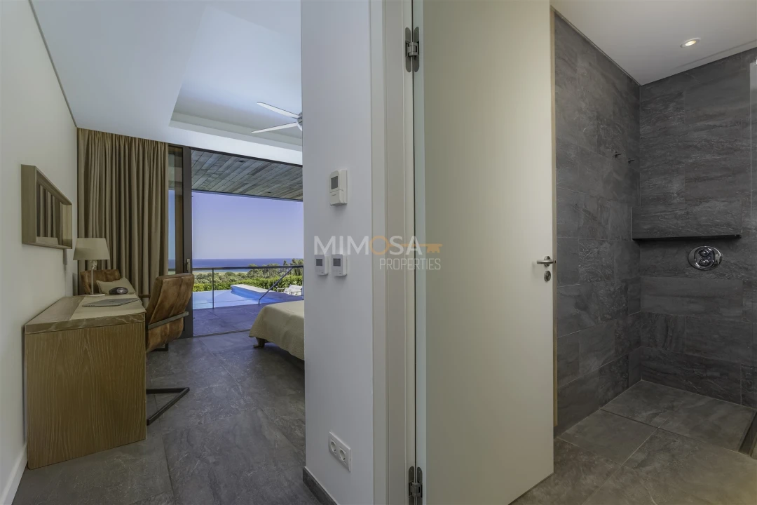 Moradia T4 para Venda em Odiaxere Foto 34