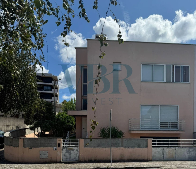 Moradia T3 para Venda em Arentim e Cunha Foto 2