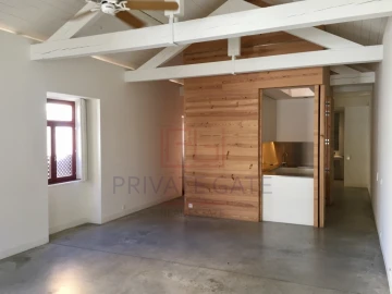 Apartamento T1 para Arrendamento em Aldoar, Foz do Douro e Nevogilde