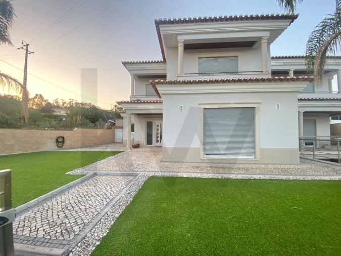 Moradia T3 para Venda em Valado dos Frades Foto 4