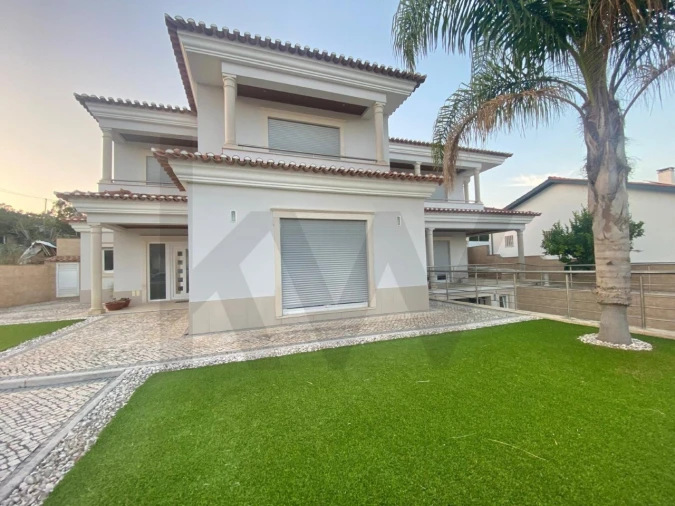 Moradia T3 para Venda em Valado dos Frades Foto 7