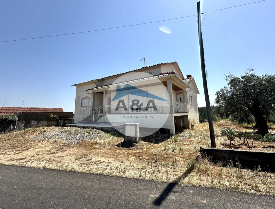 Moradia T3 para Venda em Atouguia Foto 9