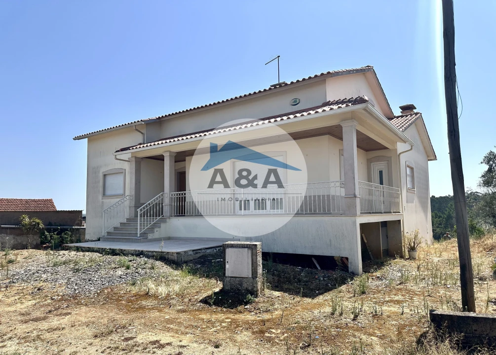 Moradia T3 para Venda em Atouguia Foto 3