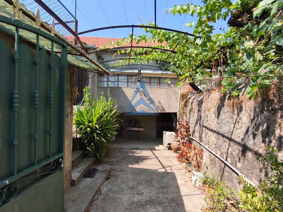 Moradia T3 para Venda em Vila Facaia Foto 3