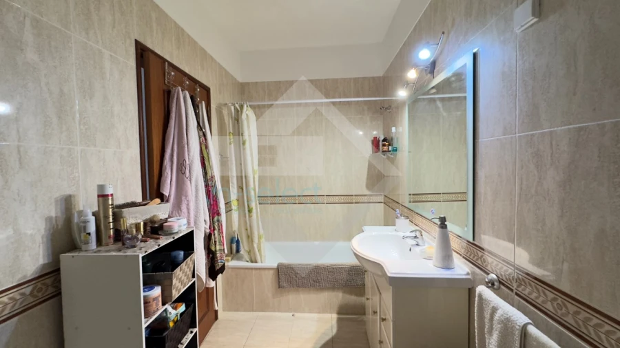 Apartamento T2 para Venda em Quarteira Foto 12