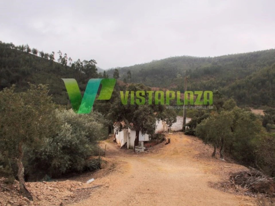 Quinta T3 para Venda em Monchique Foto 14