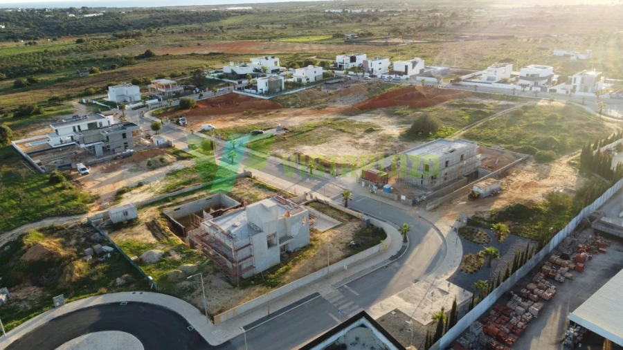 Terreno para Venda em Alcantarilha e Pêra Foto 1