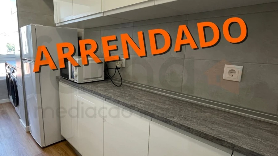 Apartamento T1 para Arrendamento em Carnaxide e Queijas