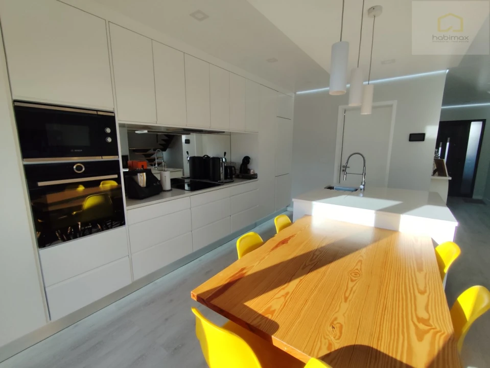 Moradia T3 para Venda em Arrifes Foto 9