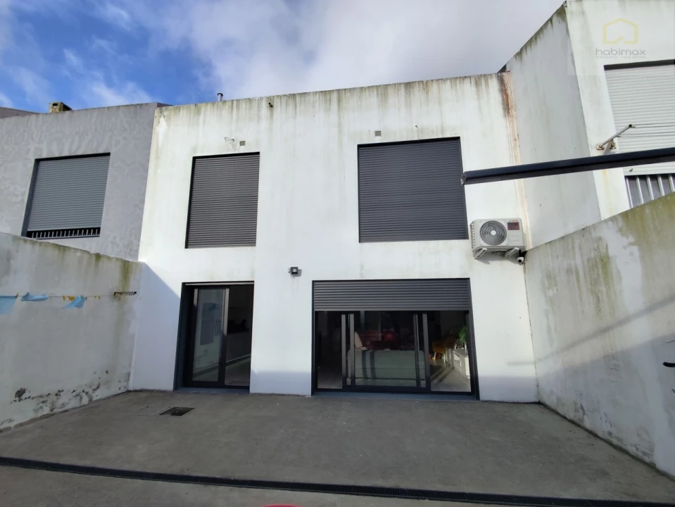 Moradia T3 para Venda em Arrifes Foto 31