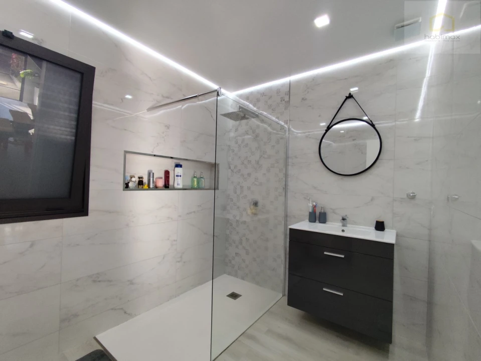 Moradia T3 para Venda em Arrifes Foto 16