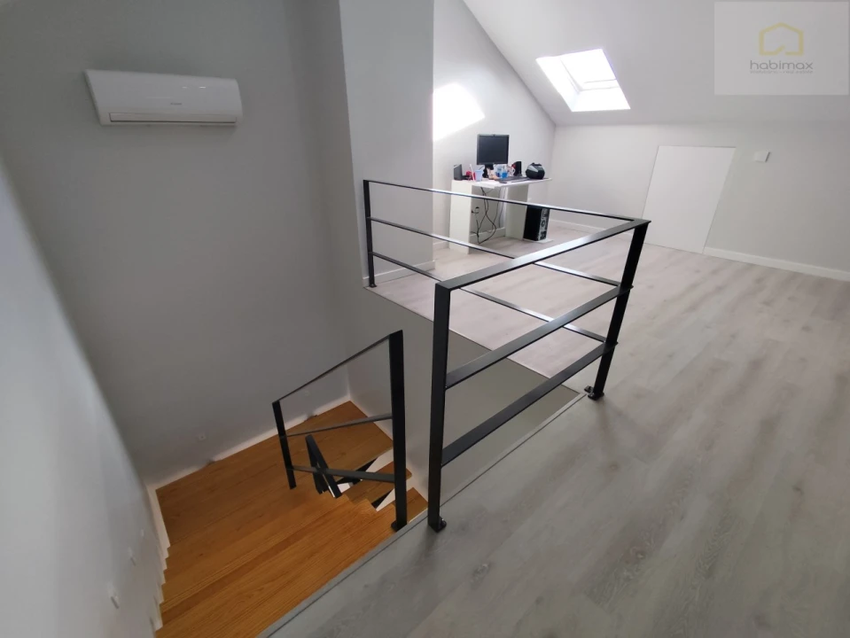 Moradia T3 para Venda em Arrifes Foto 29