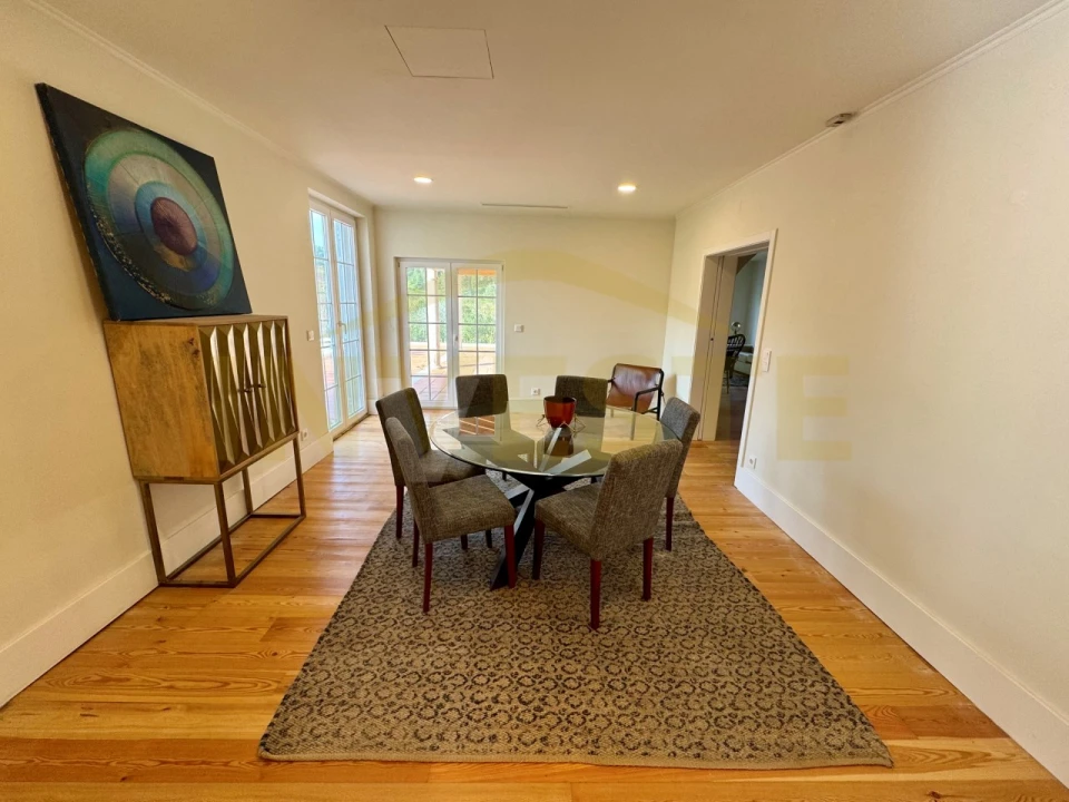 Moradia T4 para Arrendamento em Santa Maria e São Miguel, São Martinho, São Pedro Penaferrim Foto 8