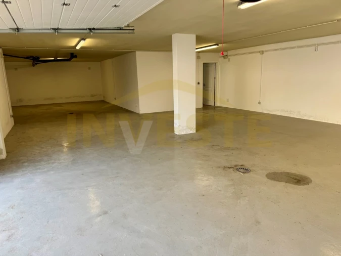 Moradia T4 para Arrendamento em Santa Maria e São Miguel, São Martinho, São Pedro Penaferrim Foto 25