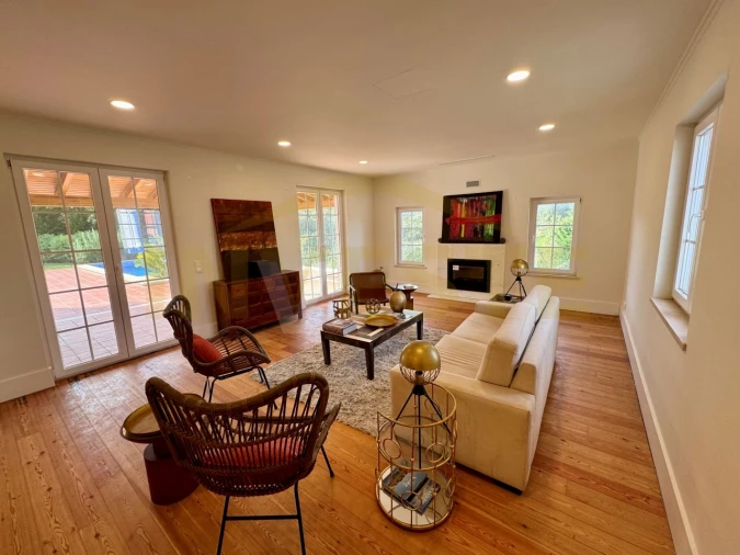 Moradia T4 para Arrendamento em Santa Maria e São Miguel, São Martinho, São Pedro Penaferrim Foto 4