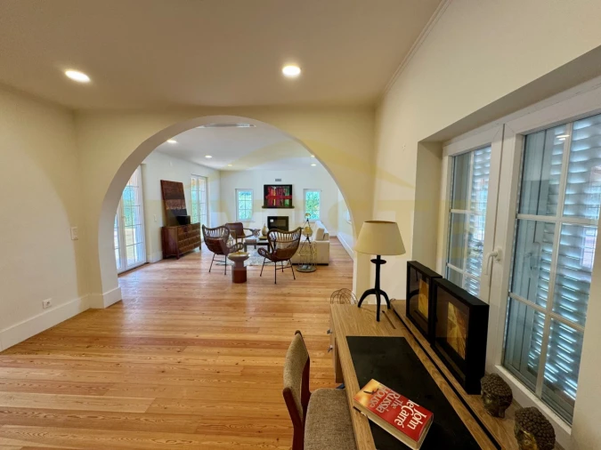 Moradia T4 para Arrendamento em Santa Maria e São Miguel, São Martinho, São Pedro Penaferrim Foto 5