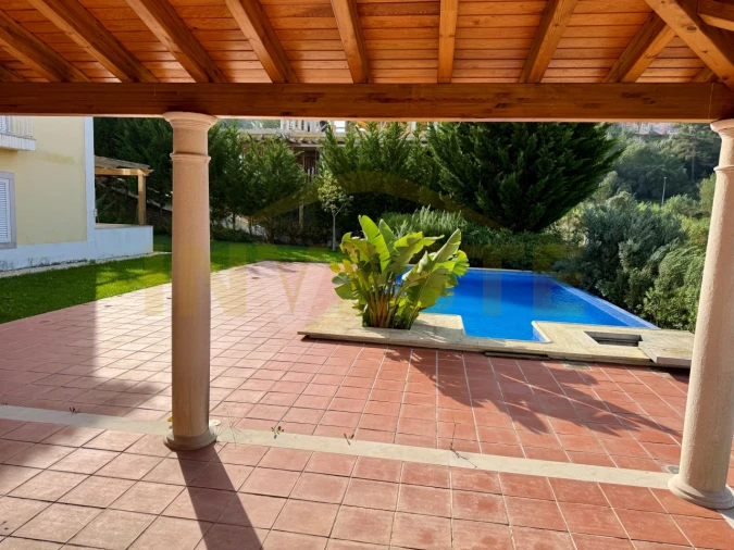 Moradia T4 para Arrendamento em Santa Maria e São Miguel, São Martinho, São Pedro Penaferrim Foto 2