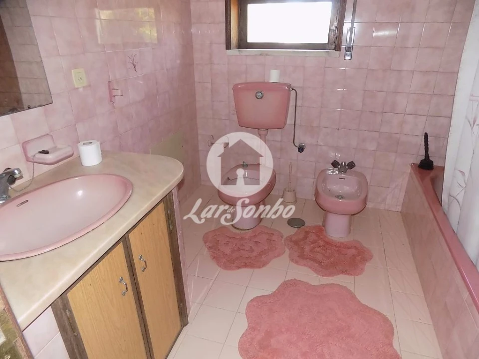 Moradia T3 para Venda em Guilhabreu Foto 9