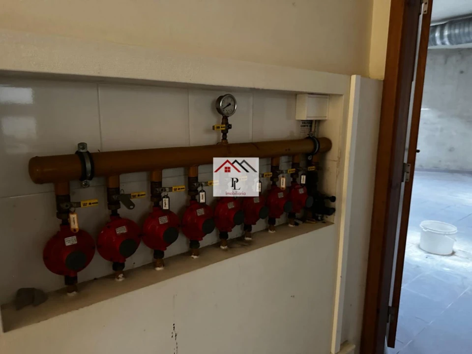 Loja para Venda em Ançã Foto 24