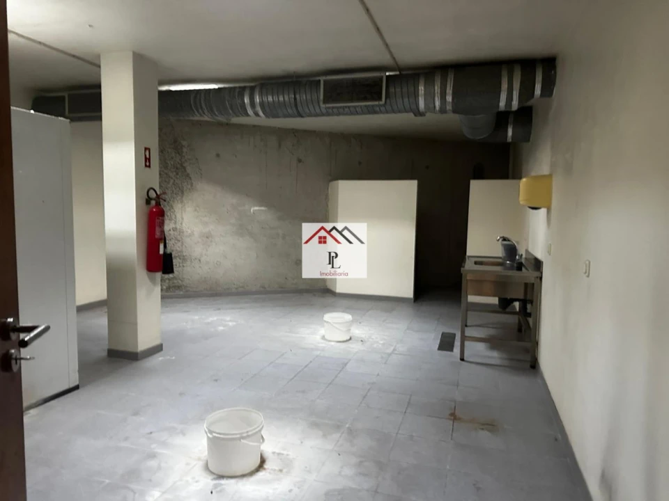 Loja para Venda em Ançã Foto 11