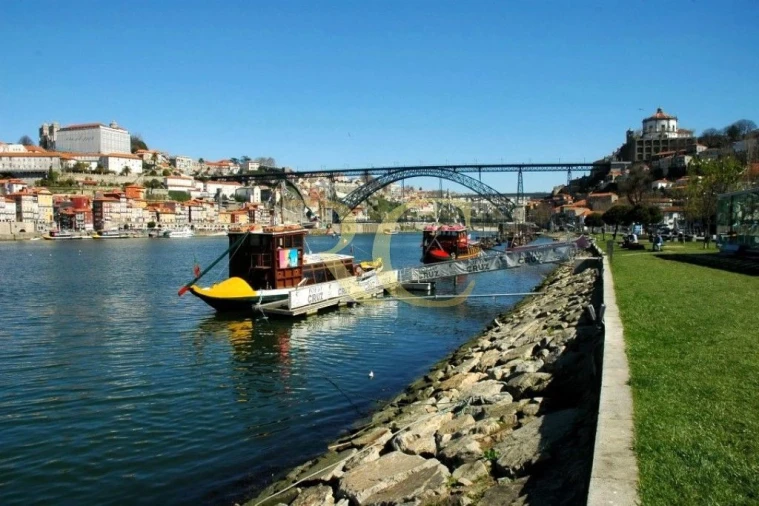 Apartamento T0 para Venda em Mafamude e Vilar do Paraíso Foto 14