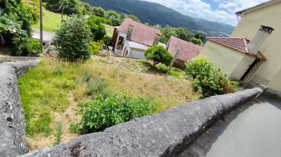 Moradia T3 para Venda em Couto de Esteves