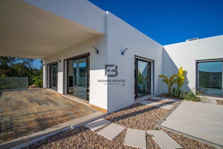 Moradia T0 para Venda em Boliqueime Foto 17