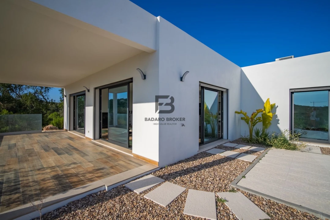 Moradia T0 para Venda em Boliqueime Foto 17