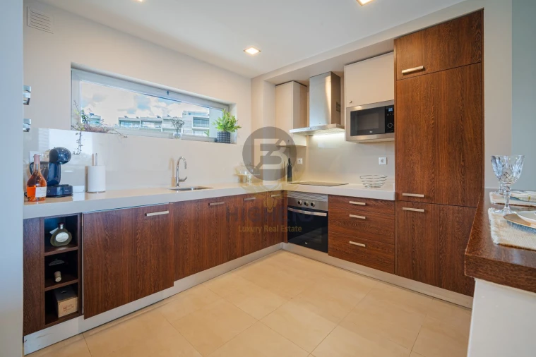 Apartamento T2 para Venda em Portimão Foto 6